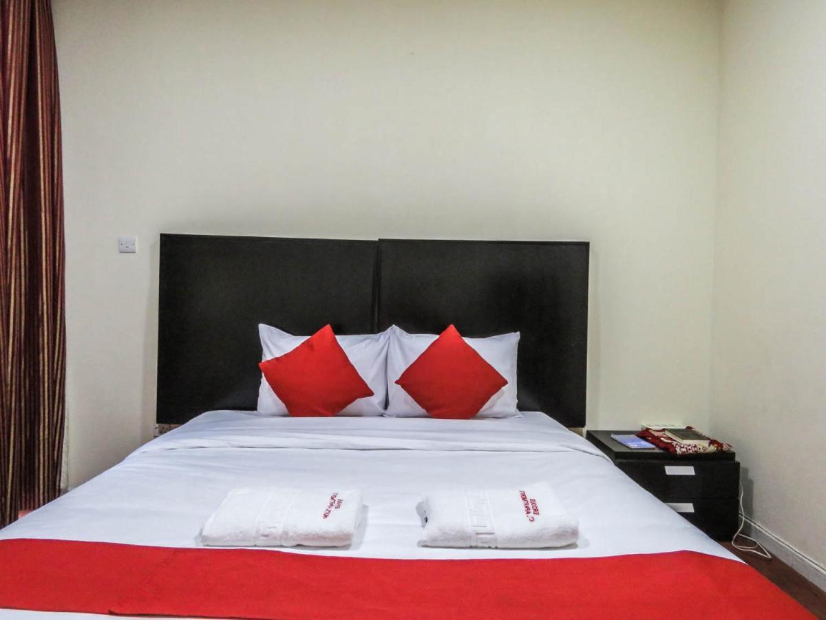อัล เฟอร์ดัส โฮเต็ล อพาร์ตเมนต์ Hotel ชาร์จาห์ ภายนอก รูปภาพ