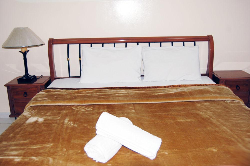 อัล เฟอร์ดัส โฮเต็ล อพาร์ตเมนต์ Hotel ชาร์จาห์ ภายนอก รูปภาพ
