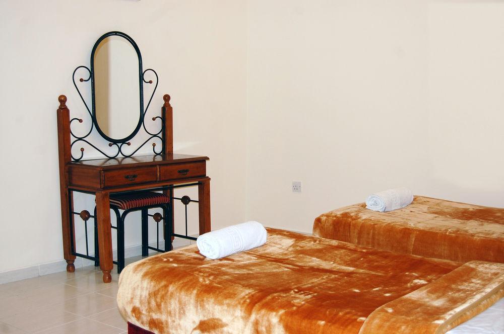 อัล เฟอร์ดัส โฮเต็ล อพาร์ตเมนต์ Hotel ชาร์จาห์ ภายนอก รูปภาพ