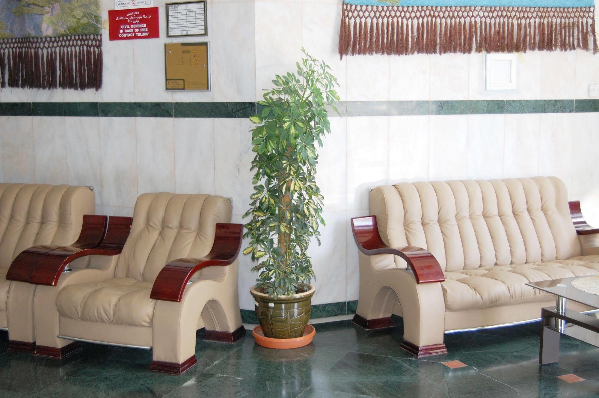 อัล เฟอร์ดัส โฮเต็ล อพาร์ตเมนต์ Hotel ชาร์จาห์ ภายนอก รูปภาพ