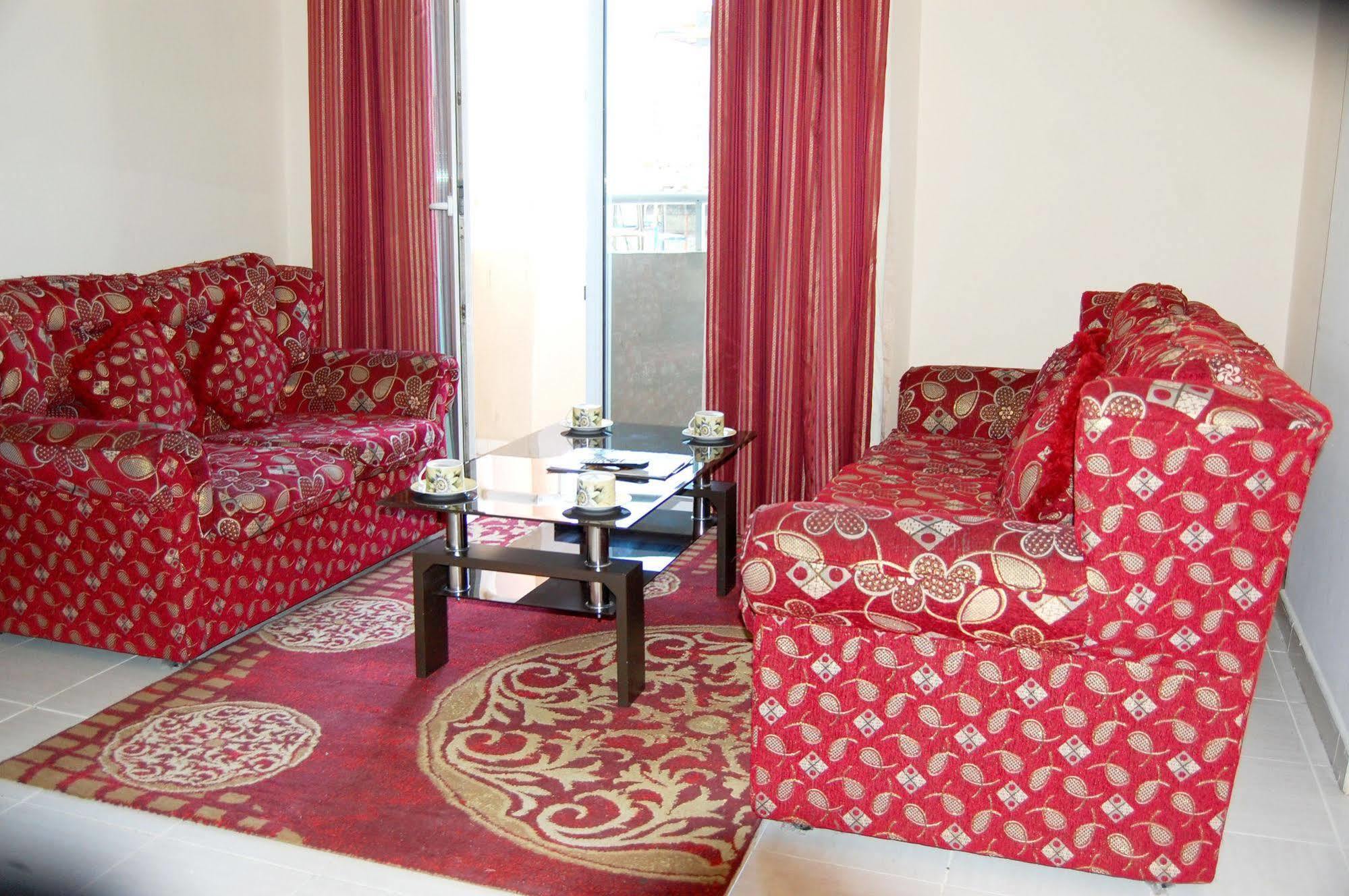 อัล เฟอร์ดัส โฮเต็ล อพาร์ตเมนต์ Hotel ชาร์จาห์ ภายนอก รูปภาพ